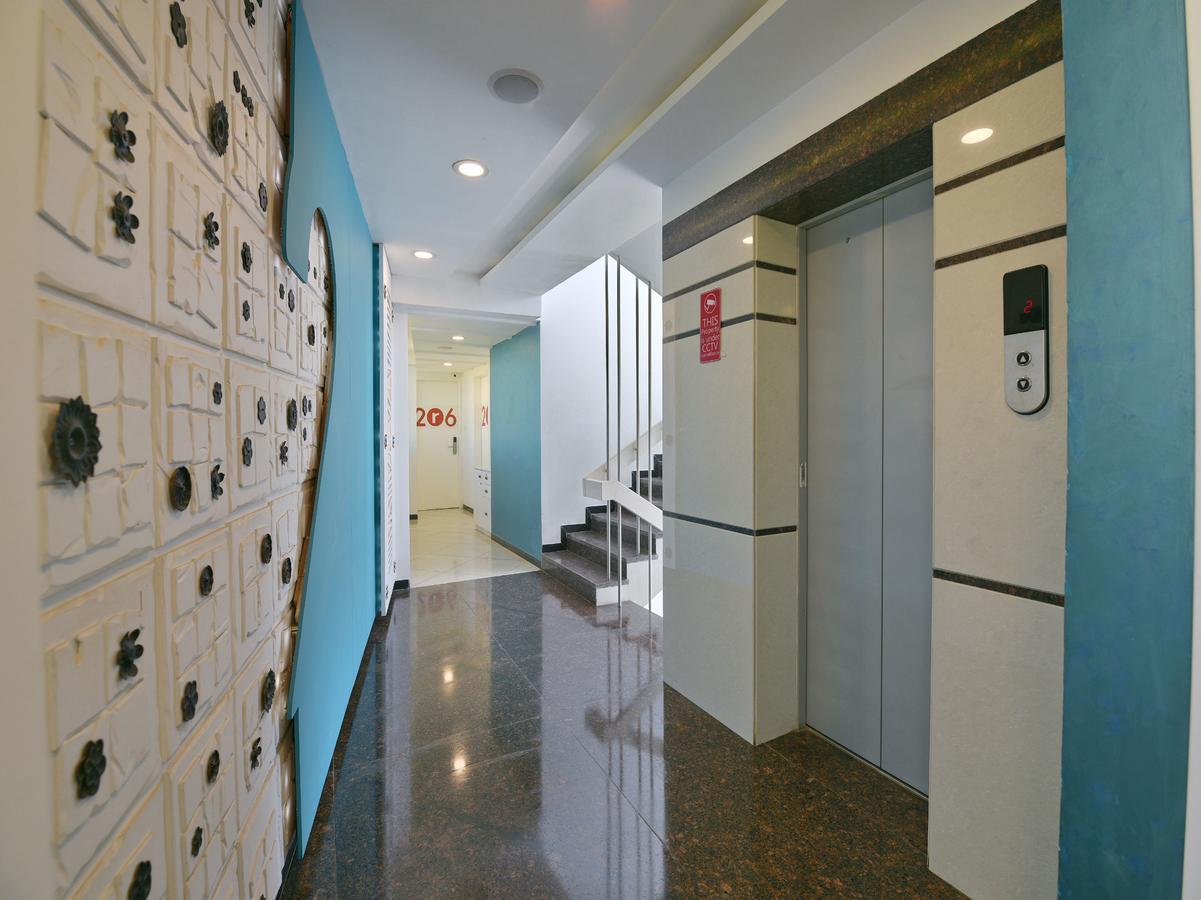 Oyo 963 Hotel Rumaya Uddzsaín Kültér fotó