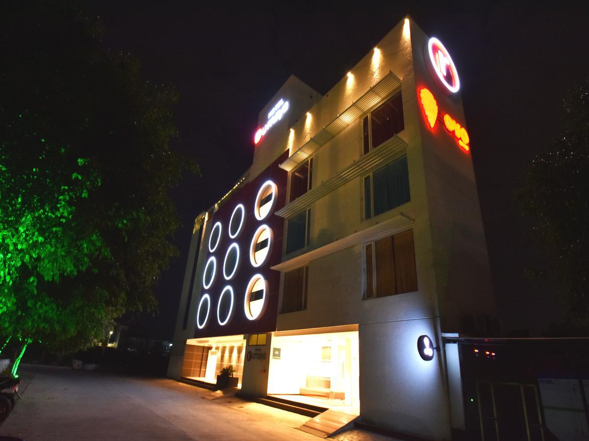 Oyo 963 Hotel Rumaya Uddzsaín Kültér fotó