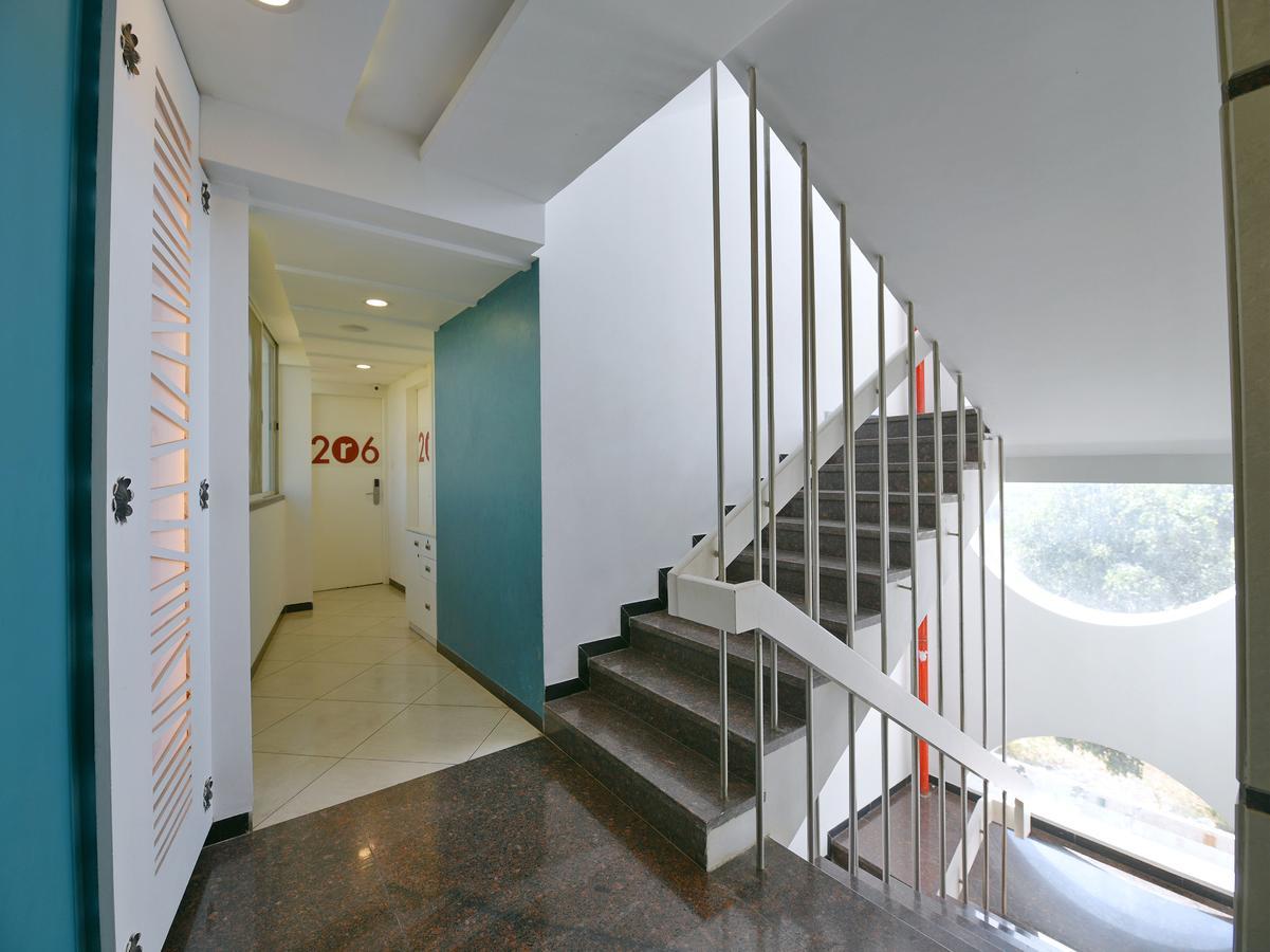 Oyo 963 Hotel Rumaya Uddzsaín Kültér fotó